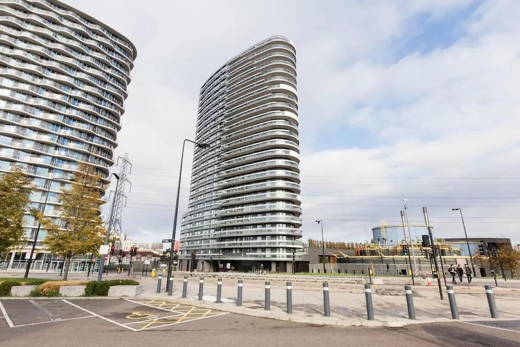 Apartment Spacious Flat In London - 5 Mins Walk To Excel United Kingdom