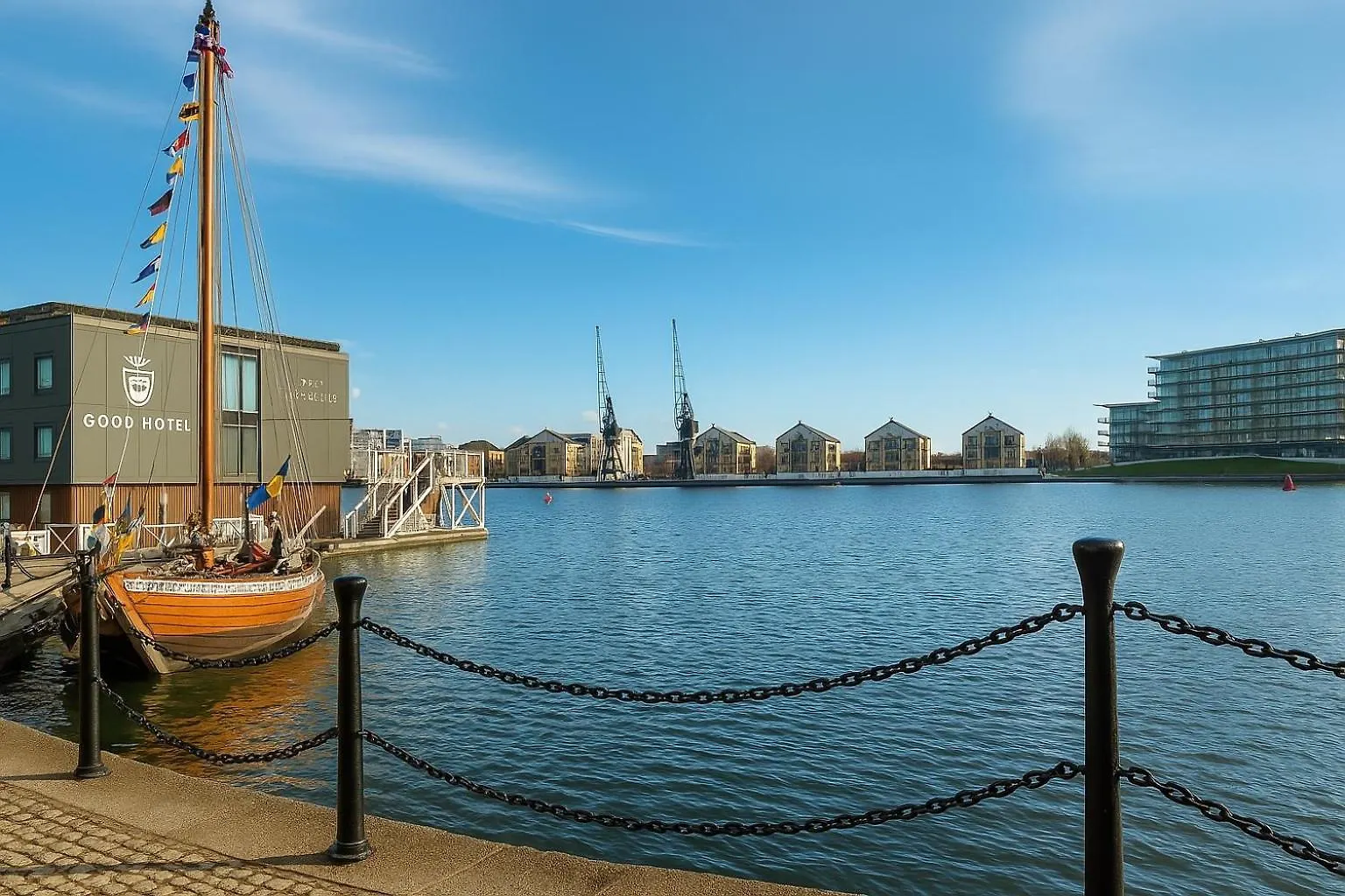 Apartment Spacious Flat In London - 5 Mins Walk To Excel